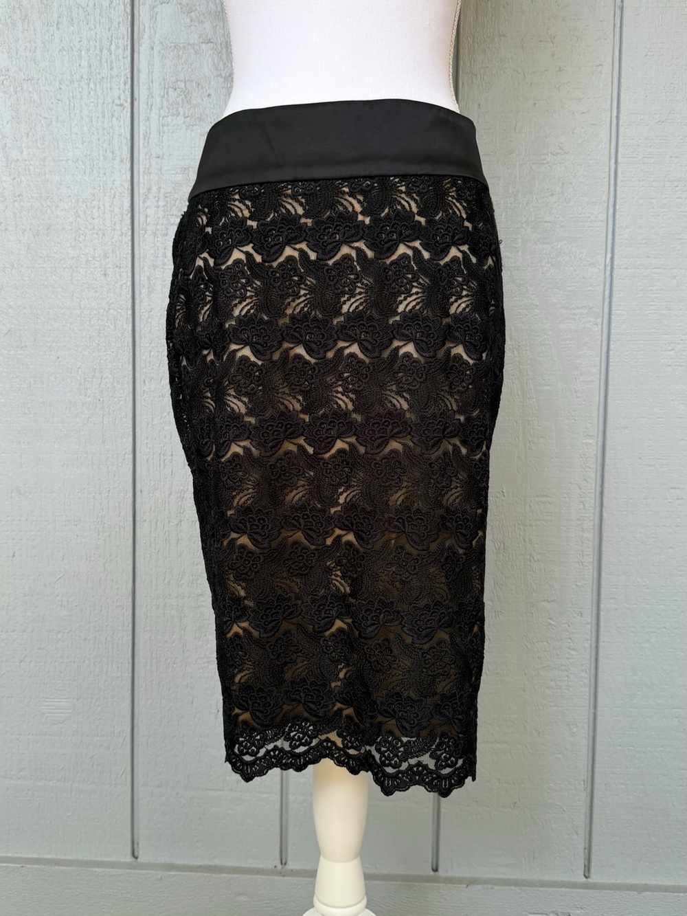 Bebe Black Lace overlay cinched Pencil Skirt w/ satin zip waistband lined
